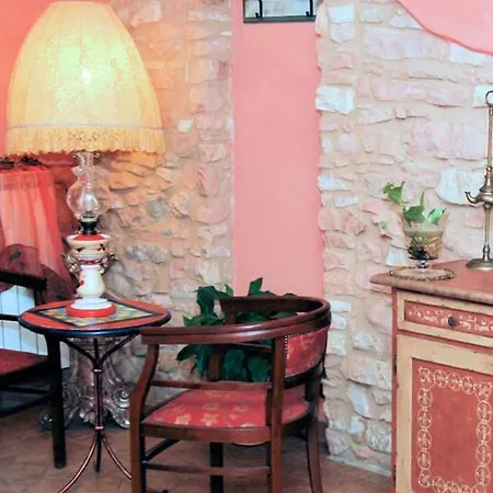 בית כפרי Pineta Country House *